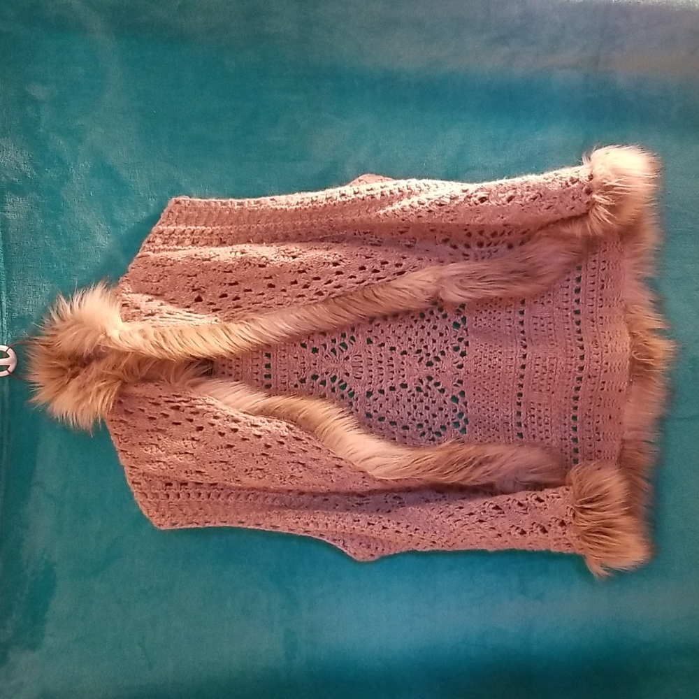 Fur trimmed sweater vest